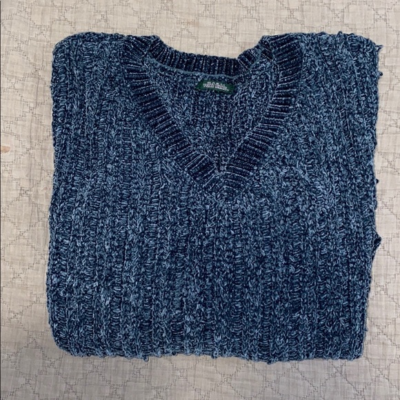 Sweaters - Picture 3 of 9